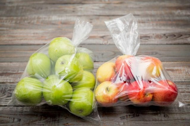 Как хранить сезонные фрукты и ягоды дольше